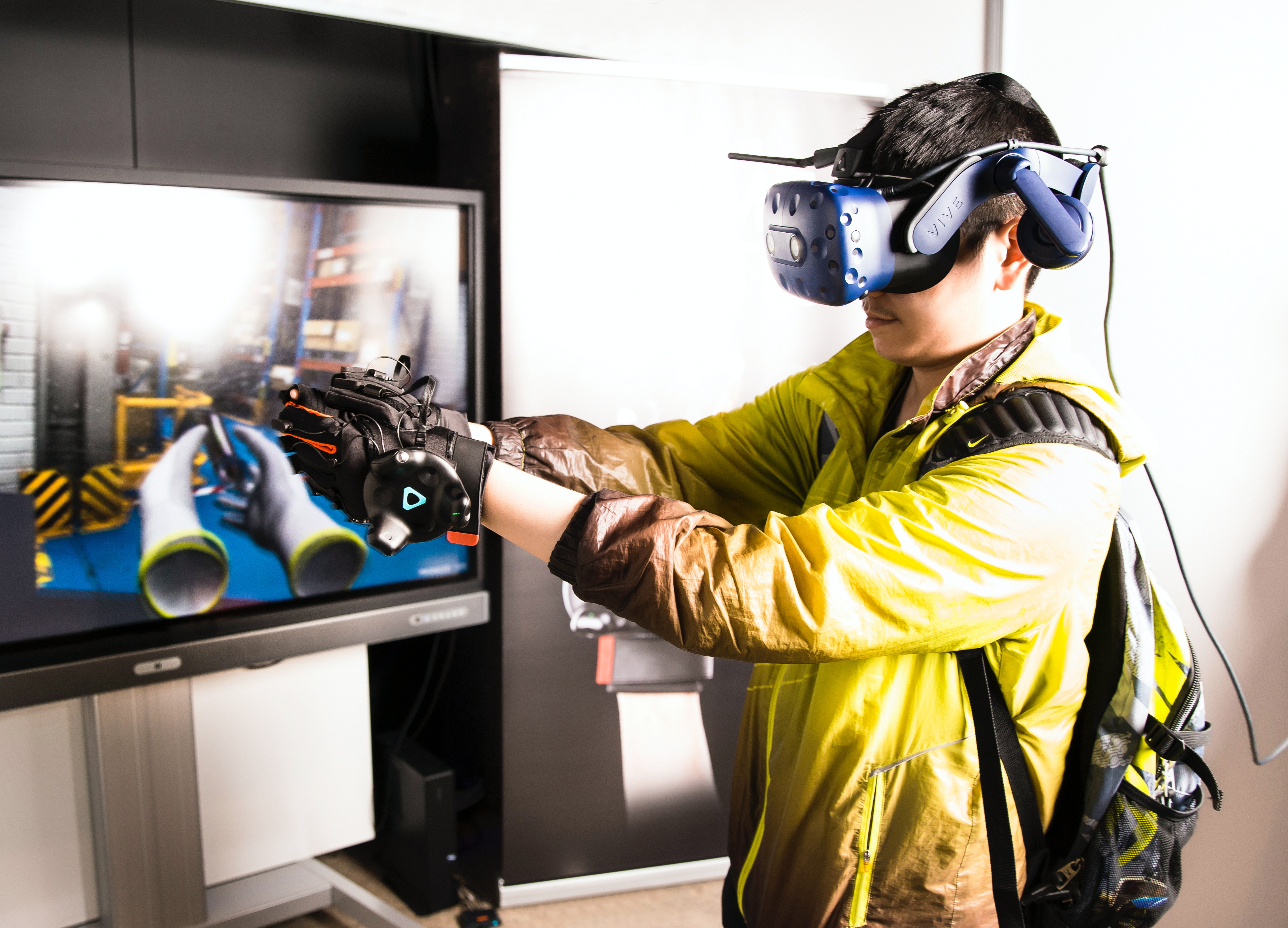 Using virtual reality for training company staff Using virtual reality for training company staff