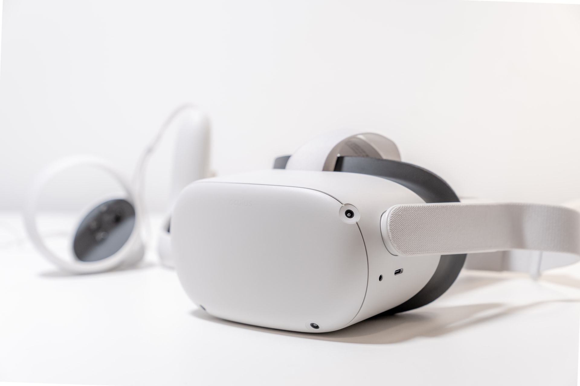 Virtual Reality Training Simulators. Two demo videos for different industries Virtual Reality Training Simulators_Two demo videos for different industries